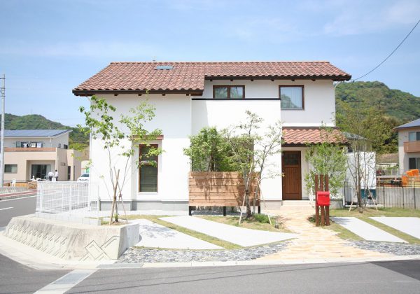 瓦屋根の家 施工事例 岐阜の高気密 高断熱 パッシブデザインの注文住宅はリグスタイル