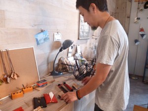 商品を陳列。魅せ方にもこだわります。。。